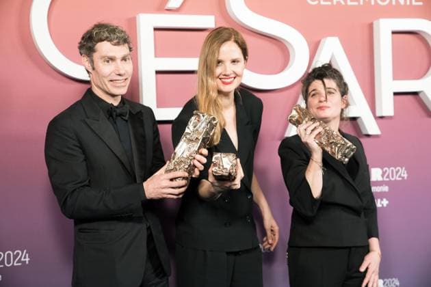 49eme ceremonie des CESAR - Salle de presse Phtocall des laureats. 49th CESAR ceremony awards. Photocall of winners : Justine Triet avec ses producteurs Marie-Ange Luciani et David Thion 302003 2024-02-24 Olympia  Copyright: xIvankaxVoisinx xStarfacex STAR_302003_095