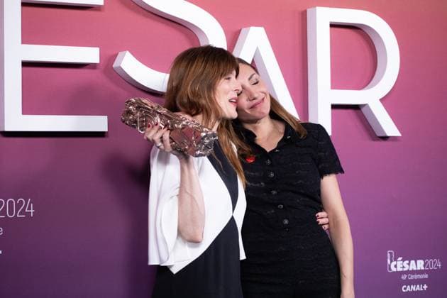 49eme ceremonie des CESAR - Salle de presse Phtocall des laureats. 49th CESAR ceremony awards. Photocall of winners : Valerie Donzelli et Audrey Diwan 302003 2024-02-23 Olympia  Copyright: xIvankaxVoisinx xStarfacex STAR_302003_110