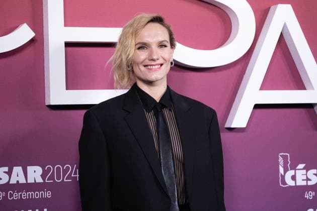 49eme ceremonie des CESAR - Salle de presse Phtocall des laureats. 49th CESAR ceremony awards. Photocall of winners : Ana Girardot et Jean-Pascal Zadi 302003 2024-02-23 Olympia  Copyright: xIvankaxVoisinx xStarfacex STAR_302003_115
