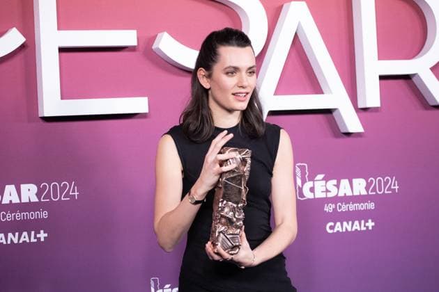 49eme ceremonie des CESAR - Salle de presse Phtocall des laureats. 49th CESAR ceremony awards. Photocall of winners : Ella Rumpf 302003 2024-02-23 Olympia  Copyright: xIvankaxVoisinx xStarfacex STAR_302003_130