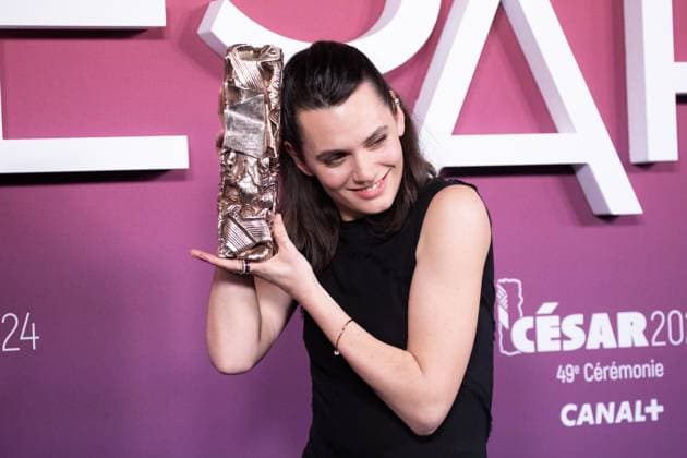 49eme ceremonie des CESAR - Salle de presse Phtocall des laureats. 49th CESAR ceremony awards. Photocall of winners : Ella Rumpf 302003 2024-02-23 Olympia  Copyright: xIvankaxVoisinx xStarfacex STAR_302003_132