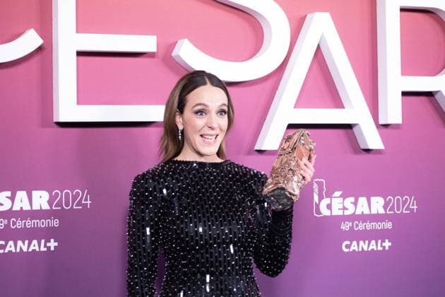 49eme ceremonie des CESAR - Salle de presse Phtocall des laureats. 49th CESAR ceremony awards. Photocall of winners : Monia Chokri, realisatrice de Simple comme Sylvain (meilleur film etranger) 302003 2024-02-23 Olympia  Copyright: xIvankaxVoisinx xStarfacex STAR_302003_164