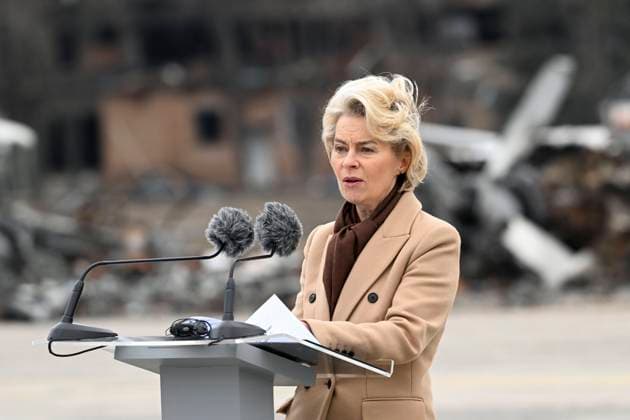 Alexander De Croo and Ursula von der Leyen to Poland and Ukraine (Day 2) KYIV, UKRAINE - FEBRUARY 24 : Belgian PM Alexander De Croo and the President of the European Commission Ursula von der Leyen to Poland and Ukraine Joint wreath laying ceremony with the President of Ukraine V.Zelensky of Memory of Fallen Defenders of Ukraine in the Russian-Ukrainian War; Ursula von der Leyen pictured February 24, 2024 in Kyiv, Ukraine, 24 2 24 Kyiv Ukraine  Copyright: xDidierxLebrunx