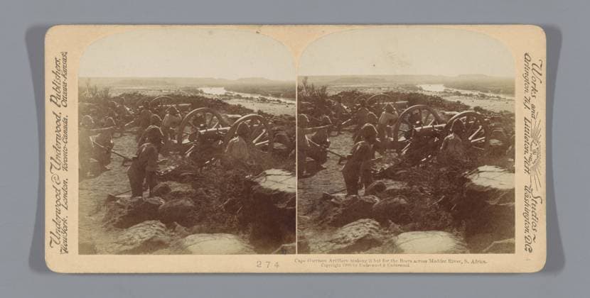 RECORD DATE NOT STATED British artillery shoots the farmers at the mud river, South Africa, Anonymous, 1900 stereograph Modderrivierpublisher: New York (city) (possibly) cardboard. paper albumen print battle (+ artillery). firearms: cannon Modder River Copyright: xpiemagsx rknbpie11012024-30930 !ACHTUNG AUFNAHMEDATUM GESCHÄTZT!
