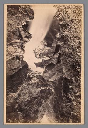 RECORD DATE NOT STATED View of a waterfall in presumably the Gorges du Trient at Vernayaz in Switzerland, Francis Frith, c. 1880 - c. 1920 photograph. cabinet photograph Switzerland photographic support. cardboard albumen print dale, valley. waterfall Switzerland Copyright: xpiemagsx rknbpie11012024-36458 !ACHTUNG AUFNAHMEDATUM GESCHÄTZT!