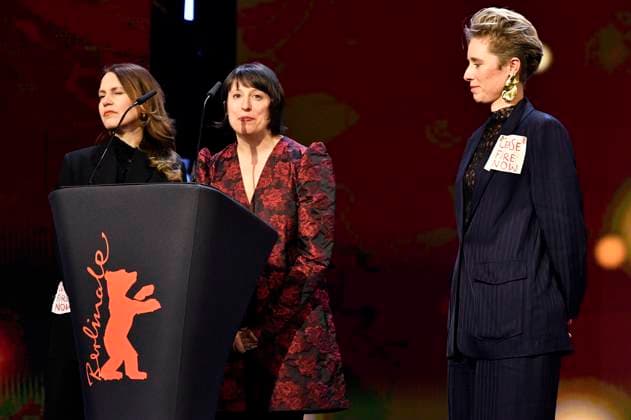 Andrea Picard, Eliza Hittman and Katrin Pors at the Closing Ceremony with Award Ceremony at the Berlinale 2024 74 Berlin International Film Festival at the Berlinale Palast Berlin, 24 02 2024 Foto:xN.xKubelkax xFuturexImagex preisverleihung_4359