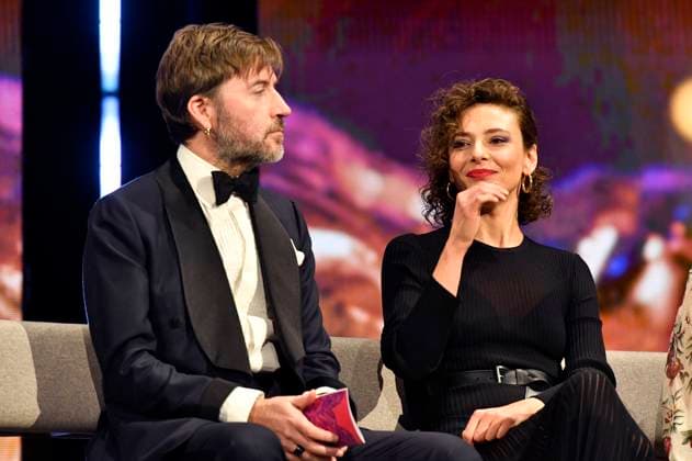 Albert Serra and Jasmine Trinca at the Closing Ceremony with Award Ceremony at the Berlinale 2024 74 Berlin International Film Festival in the Berlinale Palast Berlin, 24 02 2024 Foto:xN.xKubelkax xFuturexImagex preisverleihung_4371