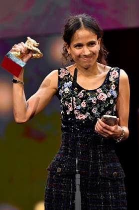 Mati Diop with the Golden Bear for Best Film Dahomey at the Closing Ceremony and Award Ceremony at the Berlinale 2024 74 Berlin International Film Festival at the Berlinale Palast Berlin, 24 02 2024 Foto:xN.xKubelkax xFuturexImagex preisverleihung_4395