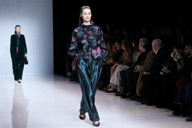 Bilder des Jahres 2024, Entertainment 02 Februar Entertainment Themen der Woche KW08 Entertainment Bilder des Tages MFW - Armani Runway A model walks the runway of Armani Fashion show during Milan Fashion Week women?s collection fall winter 2024-2025. Milan (Italy) on February 25th, 2024. Photo by Marco Piovanotto ABACAPRESS.COM Milan Italy  Copyright: xPiovanottoxMarco ABACAx