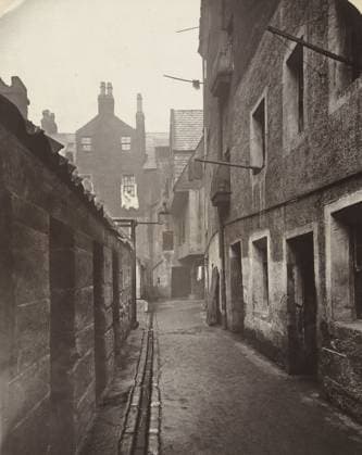 RECORD DATE NOT STATED Rose at High Street in Glasgow, Thomas Annan, 1868 - 1877 photograph Glasgow photographic support. cardboard carbon print lane, alley Glasgow Copyright: xpiemagsx rknbpie14012024-57636 !ACHTUNG AUFNAHMEDATUM GESCHÄTZT!