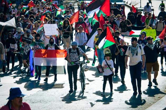 February 25, 2024, Mexico City, Mexico City, Mexico: A crowd of people protest this Sunday in front of the United States embassy in Mexico City, to stop Israel s attacks against the Palestinian people..The UN Secretary-General on Friday issued an urgent call to all parties involved in this week s escalation of violence in the occupied Palestinian territory of Gaza, and to Israel, to immediately cease the fighting or risk creating an unsustainable humanitarian and security conflict . crisis. ..â€oeThe current military escalation has caused great suffering and destruction. It has claimed dozens of civilian lives, including, tragically, many children. The fighting could trigger an uncontrollable humanitarian and security crisis a - ZUMAn296 20240225_zip_n296_012 Copyright: xJorgexNunezx