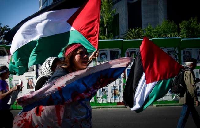 February 25, 2024, Mexico City, Mexico City, Mexico: A crowd of people protest this Sunday in front of the United States embassy in Mexico City, to stop Israel s attacks against the Palestinian people..The UN Secretary-General on Friday issued an urgent call to all parties involved in this week s escalation of violence in the occupied Palestinian territory of Gaza, and to Israel, to immediately cease the fighting or risk creating an unsustainable humanitarian and security conflict . crisis. ..â€oeThe current military escalation has caused great suffering and destruction. It has claimed dozens of civilian lives, including, tragically, many children. The fighting could trigger an uncontrollable humanitarian and security crisis a - ZUMAn296 20240225_zip_n296_014 Copyright: xJorgexNunezx