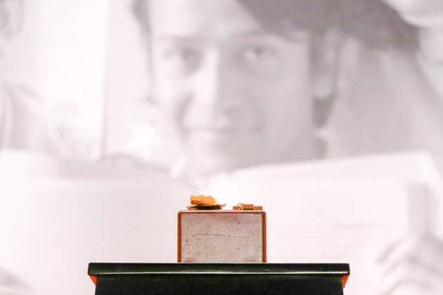 Posthumous Tribute For The writer Jose Agustin Ramirez February 25, 2024, Mexico City, Mexico: Jose Agustin Ramirez Funeral urn during the posthumous tribute at the Palace of Fine Arts in Mexico City. Mexico City CDMX Mexico Copyright: xLuisxBarronxxxEyepixxGroupx