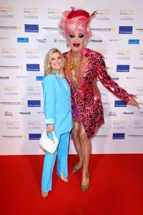 Jennifer Knäble and Olivia Jones at the German Reading Award 2024 ceremony at the Humboldt CarrÃ Berlin, 27 02 2024 Foto:xS.xGabschx xFuturexImagex lesepreis_4206