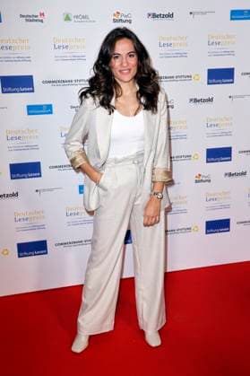 Mona Ameziane at the presentation of the German Reading Award 2024 at the Humboldt CarrÃ Berlin, 27 02 2024 Foto:xS.xGabschx xFuturexImagex lesepreis_4220