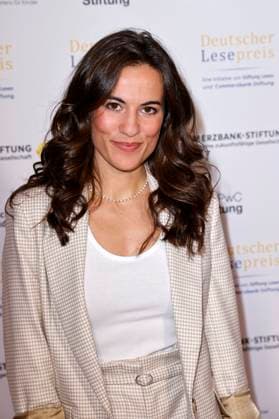 Mona Ameziane at the presentation of the German Reading Award 2024 at the Humboldt CarrÃ Berlin, 27 02 2024 Foto:xS.xGabschx xFuturexImagex lesepreis_4221