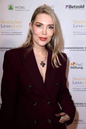 Alexa Feser at the presentation of the German Reading Award 2024 at the Humboldt CarrÃ Berlin, 27 02 2024 Foto:xS.xGabschx xFuturexImagex lesepreis_4223