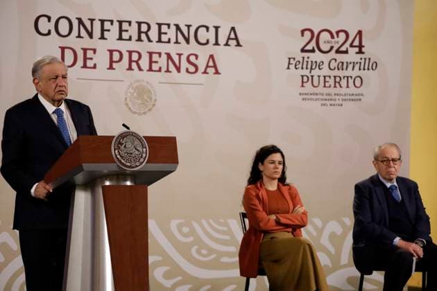 February 27, 2024, Mexico City, Mexico: Mexico s President Andres Manuel Lopez Obrador gesticulates while speak during his briefing conference at the National Palace. on February 27, 2024 in Mexico City, Mexico Mexico City Mexico - ZUMAe321 20240227_zia_e321_009 Copyright: xLuisxBarronx
