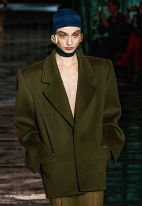 PARIS FASHION WEEK WOMEN WEAR FALL WINTER 24-25 SAINT LAURENT sylvie lefort MAXPPP - 27 02 2024 @sylvie Lefort Photography MAXPPP 27 02 2024 Models present creations from the Fall Winter 2024 25 Women wear collection by SAINT LAURENT – Directeur Artistique Anthony Vaccarello during the Paris Fashion Week, in Paris, France 26th february 2024. The presentation of the Women’s collections runs from 27th february to 5th March  Copyright: xMAXPPPxsylviexlefortx LFR202402282536 LFR202402282536