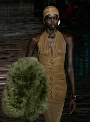 PARIS FASHION WEEK WOMEN WEAR FALL WINTER 24-25 SAINT LAURENT sylvie lefort MAXPPP - 27 02 2024 @sylvie Lefort Photography MAXPPP 27 02 2024 Models present creations from the Fall Winter 2024 25 Women wear collection by SAINT LAURENT – Directeur Artistique Anthony Vaccarello during the Paris Fashion Week, in Paris, France 26th february 2024. The presentation of the Women’s collections runs from 27th february to 5th March  Copyright: xMAXPPPxsylviexlefortx LFR202402282543 LFR202402282543