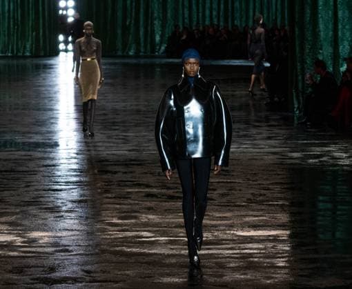 PARIS FASHION WEEK WOMEN WEAR FALL WINTER 24-25 SAINT LAURENT sylvie lefort MAXPPP - 27 02 2024 @sylvie Lefort Photography MAXPPP 27 02 2024 Models present creations from the Fall Winter 2024 25 Women wear collection by SAINT LAURENT – Directeur Artistique Anthony Vaccarello during the Paris Fashion Week, in Paris, France 26th february 2024. The presentation of the Women’s collections runs from 27th february to 5th March  Copyright: xMAXPPPxsylviexlefortx LFR202402282563 LFR202402282563
