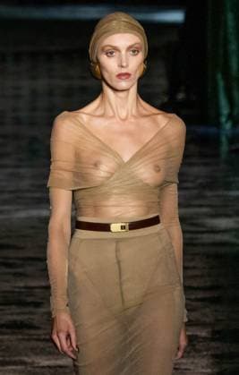 PARIS FASHION WEEK WOMEN WEAR FALL WINTER 24-25 SAINT LAURENT sylvie lefort MAXPPP - 27 02 2024 @sylvie Lefort Photography MAXPPP 27 02 2024 Models present creations from the Fall Winter 2024 25 Women wear collection by SAINT LAURENT – Directeur Artistique Anthony Vaccarello during the Paris Fashion Week, in Paris, France 26th february 2024. The presentation of the Women’s collections runs from 27th february to 5th March  Copyright: xMAXPPPxsylviexlefortx LFR202402282610 LFR202402282610