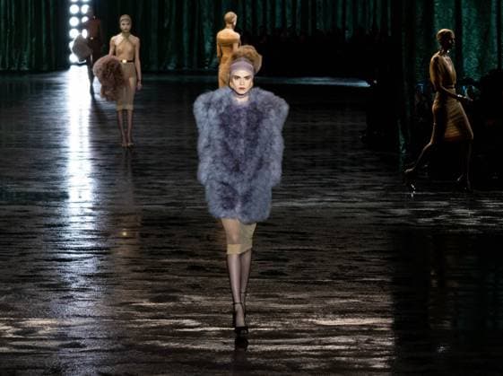 PARIS FASHION WEEK WOMEN WEAR FALL WINTER 24-25 SAINT LAURENT sylvie lefort MAXPPP - 27 02 2024 @sylvie Lefort Photography MAXPPP 27 02 2024 Models present creations from the Fall Winter 2024 25 Women wear collection by SAINT LAURENT – Directeur Artistique Anthony Vaccarello during the Paris Fashion Week, in Paris, France 26th february 2024. The presentation of the Women’s collections runs from 27th february to 5th March  Copyright: xMAXPPPxsylviexlefortx LFR202402282612 LFR202402282612
