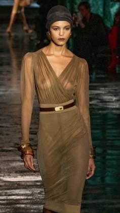 PARIS FASHION WEEK WOMEN WEAR FALL WINTER 24-25 SAINT LAURENT sylvie lefort MAXPPP - 27 02 2024 @sylvie Lefort Photography MAXPPP 27 02 2024 Models present creations from the Fall Winter 2024 25 Women wear collection by SAINT LAURENT – Directeur Artistique Anthony Vaccarello during the Paris Fashion Week, in Paris, France 26th february 2024. The presentation of the Women’s collections runs from 27th february to 5th March  Copyright: xMAXPPPxsylviexlefortx LFR202402282621 LFR202402282621