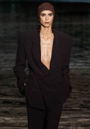 PARIS FASHION WEEK WOMEN WEAR FALL WINTER 24-25 SAINT LAURENT sylvie lefort MAXPPP - 27 02 2024 @sylvie Lefort Photography MAXPPP 27 02 2024 Models present creations from the Fall Winter 2024 25 Women wear collection by SAINT LAURENT – Directeur Artistique Anthony Vaccarello during the Paris Fashion Week, in Paris, France 26th february 2024. The presentation of the Women’s collections runs from 27th february to 5th March  Copyright: xMAXPPPxsylviexlefortx LFR202402282625 LFR202402282625