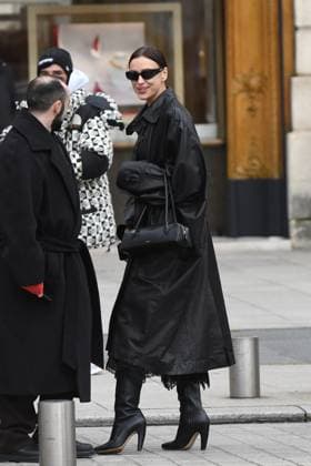 Irina Shayk apercue Place VendÃ me lors de la Fashion Week prÃªt-Ã -porter automne-hiver 2024 2025 Ã Paris Irina Shayk apercue Place VendÃ me lors de la Fashion Week prÃªt-Ã -porter automne-hiver 2024 2025 Ã Paris, le 28 fÃ vrier 2024. Irina Shayk seen at Place VendÃ me during Fall-Winter 2024 2025 Ready-to-Wear Fashion Week in Paris, February 28, 2024. Paris France  Copyright: xAgence BestimagexAgence Bestimagex