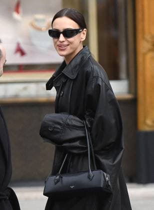 Irina Shayk apercue Place VendÃ me lors de la Fashion Week prÃªt-Ã -porter automne-hiver 2024 2025 Ã Paris Irina Shayk apercue Place VendÃ me lors de la Fashion Week prÃªt-Ã -porter automne-hiver 2024 2025 Ã Paris, le 28 fÃ vrier 2024. Irina Shayk seen at Place VendÃ me during Fall-Winter 2024 2025 Ready-to-Wear Fashion Week in Paris, February 28, 2024. Paris France  Copyright: xAgence BestimagexAgence Bestimagex