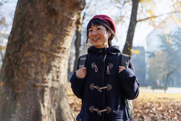 Happy mature woman in autumn park model released, Symbolfoto, IKF01701