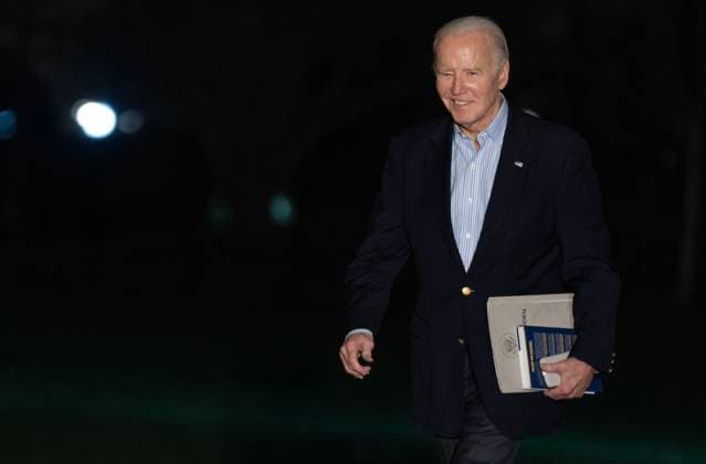 February 29, 2024, Washington, District Of Columbia, USA: United States President Joe Biden walks on the South Lawn of the White House after arriving on Marine One in Washington, DC, US, on Thursday, February 29, 2024. Biden and his political rival Donald Trump undertook dueling visits to the US southern border on Thursday, highlighting an issue that stands to feature prominently in an expected November rematch of their bitterly contested 2020 contest Washington USA - ZUMAs152 20240229_faa_s152_058 Copyright: xLeighxVogelx-xPoolxviaxCNPx