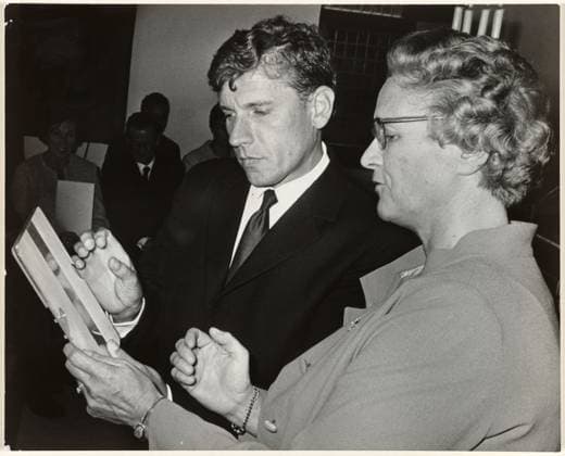 RECORD DATE NOT STATED Gerard Reve and Marga KlompÃ , presentation P.C. Hooftprijs, Muiderslot, Anefo, 1969 photograph Netherlands paper gelatin silver print portrait of a writer Muiderslot Copyright: xpiemagsx rknbpie24122023-8919 !ACHTUNG AUFNAHMEDATUM GESCHÄTZT!