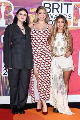 Venbee, Caity Baser and Charlotte Plank at the 44 BRIT Awards 2023 at the O2 Arena London, 02 03 2024 Foto:xS.xVasx xFuturexImagex brit_awards_4466