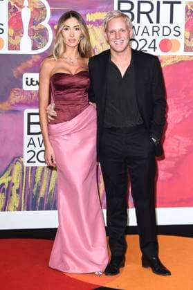 Sophie Habboo and Jamie Laing at the 44 BRIT Awards 2023 at the O2 Arena London, 02 03 2024 Foto:xS.xVasx xFuturexImagex brit_awards_4492