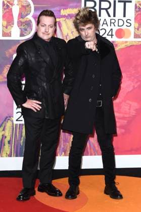 Tre Cool, Billie Joe Armstrong from Green Day at the 44 BRIT Awards 2023 at the O2 Arena London, 02 03 2024 Foto:xS.xVasx xFuturexImagex brit_awards_4685