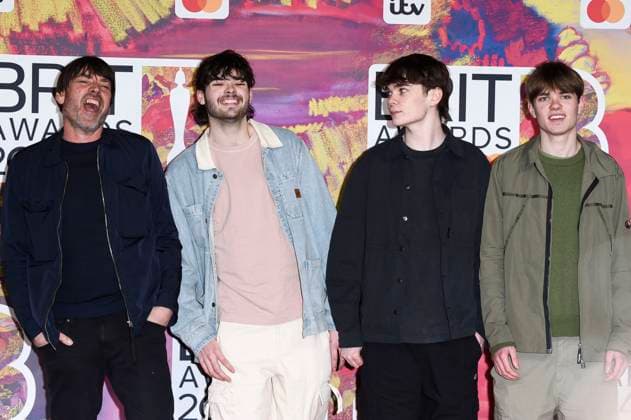 Alex James with sons Geronimo James, Artemis James and Galileo James at the 44 BRIT Awards 2023 at the O2 Arena London, 02 03 2024 Foto:xS.xVasx xFuturexImagex brit_awards_4717