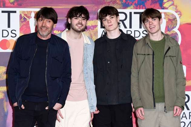 Alex James with sons Geronimo James, Artemis James and Galileo James at the 44 BRIT Awards 2023 at the O2 Arena London, 02 03 2024 Foto:xS.xVasx xFuturexImagex brit_awards_4719