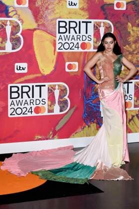 Charli XCX at the 44 BRIT Awards 2023 at the O2 Arena London, 02 03 2024 Foto:xS.xVasx xFuturexImagex brit_awards_4723