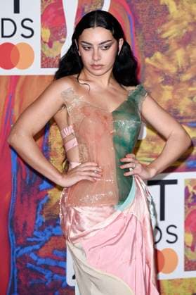 Charli XCX at the 44 BRIT Awards 2023 at the O2 Arena London, 02 03 2024 Foto:xS.xVasx xFuturexImagex brit_awards_4729