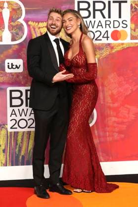 Sam Thompson and Zara McDermott at the 44 BRIT Awards 2023 at the O2 Arena London, 02 03 2024 Foto:xD.xJonesx xFuturexImagex brit_awards_4044