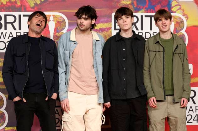 Alex James with sons Geronimo James, Artemis James and Galileo James at the 44 BRIT Awards 2023 at the O2 Arena London, 02 03 2024 Foto:xD.xJonesx xFuturexImagex brit_awards_4109
