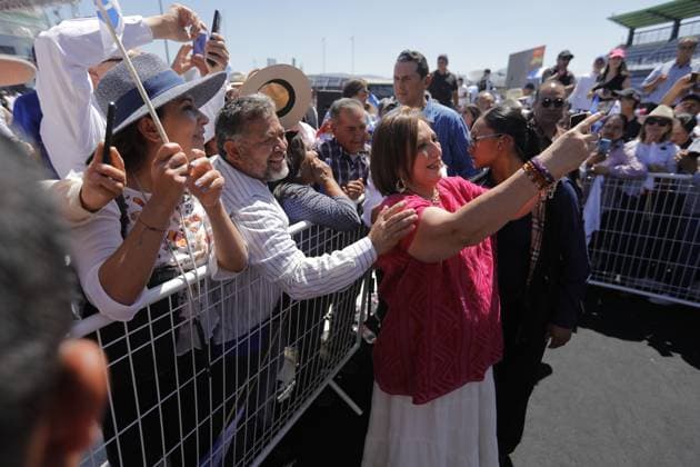 Xochitl Galvez in Querétaro, Mexico - 03 Mar 2024 Xochitl Galvez, candidate of the Fuerza y ??Corazón por México coalition takes selfies with her supporters during the rally. Xochitl Galvez, candidate of the Fuerza y ??Corazón por México coalition, held a rally at the Olympic Stadium in Querétaro to talk about her proposals for the next elections, where she will seek to become the first woman to govern the country. Queretaro Mexico Copyright: xCesarxGomezx xSOPAxImagesx _EGR9704