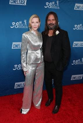 Bilder des Jahres 2024, Entertainment 03 März Entertainment Themen der Woche KW09 Entertainment Bilder des Tages March 3, 2024, Los Angeles, Ca, USA: Actor and producer Cate Blanchett, left, and director, writer and cinematographer Warwick Thornton of the film The New Boy pose inside at the 36th annual ASC Awards, The American Society of Cinematographers Awards, on Sunday, March 3, 2024 in Los Angeles, California. Los Angeles USA - ZUMAs181 20240303_zea_s181_210 Copyright: xMolophotox