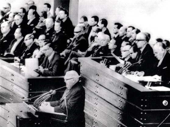 West German Chancellor Ludwig Erhard Speaking to Parliament, Bonn, West Germany, November 10, 1965  Copyright: xABxArchivex jtv005192