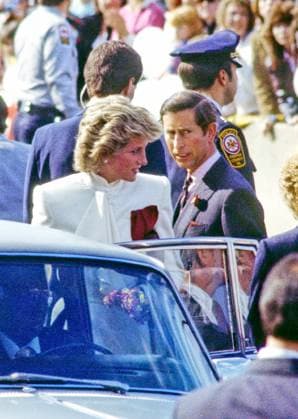 Princess Diana and Prince Charles tour the Best of Britain merchandise display at J.C. Penney Princess Diana and Prince Charles are surrounded by security as they return to their limo after working the crowd following their visit and tour of the J.C. Penney department store Best of Britain merchandise sale in Springfield, Virginia on November 11, 1985. Credit: Howard L. Sachs CNP Springfield Virginia United States of America EDITORIAL USE ONLY Copyright: xx 21589-22 HowardxL.xSachsx cnpphotos119072