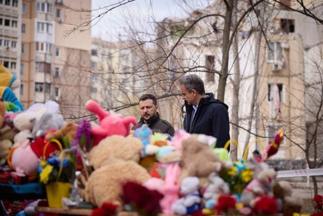 News Themen der Woche KW10 News Bilder des Tages Le prÃ sident ukrainien Volodymyr Zelensky et le Premier ministre grec Kyriakos Mitsotakis ont visitÃ la rÃ gion d Odessa, frappÃ e par la guerre russo-ukrainienne Le prÃ sident ukrainien Volodymyr Zelensky et le Premier ministre grec Kyriakos Mitsotakis ont visitÃ la rÃ gion d Odessa, frappÃ e par la guerre russo-ukrainienne, le 6 mars 2024. Ukrainian President Volodymyr Zelensky and Greek Prime Minister Kyriakos Mitsotakis visited the Odessa region, hit by the Russo-Ukrainian war, on March 6, 2024. Odessa Ukraine  Copyright: xUkrainexPresidencyxviaxBestimagexUkrainexPresidencyxviaxBestimagex