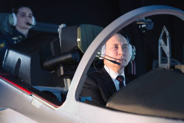 News Themen der Woche KW10 News Bilder des Tages Russia Putin Military Aviation School 8636859 07.03.2024 Russian President Vladimir Putin sits in a cockpit of a flight simulator at Krasnodar Higher Military Aviation School of Pilots named after Anatoly Serov in Krasnodar, Russia. Mikhail Metzel POOL Krasnodar Russia  Copyright: xMikhailxMetzelx