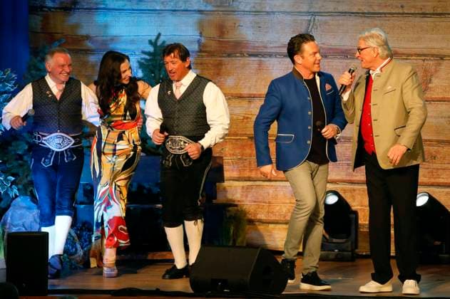 Die Ladiner, Anita Hofmann, Stefan Mross and Michael Hartl at the Könige der Volksmusik concert Marianne Michaels farewell tour in the Zerbst town hall, 07 03 2024 Foto:xR.xStoffelsx xFuturexImagex volksmusik_4343
